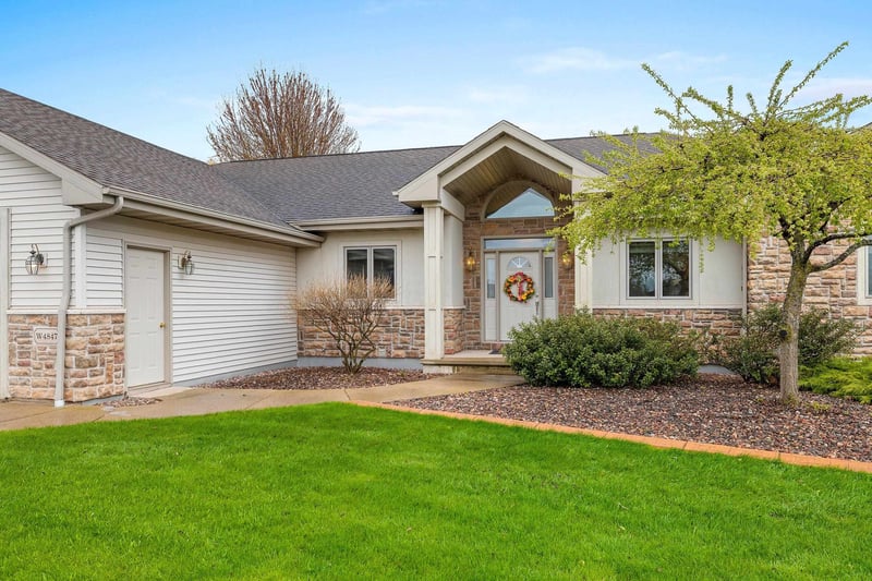 W4847 Cliff View Dr, Sherwood, WI 54169