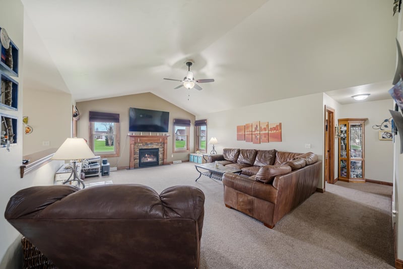 N984 Glennview Dr, Greenville, WI 54942
