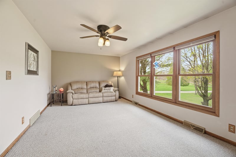 5588 Brown Rd, Little Suamico, WI 54141