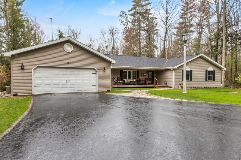 4775 Pine Ridge Trl, Abrams, WI 54101