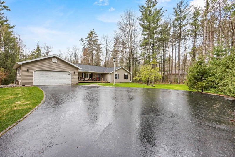4775 Pine Ridge Trl, Abrams, WI 54101