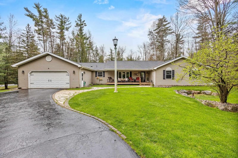 4775 Pine Ridge Trl, Abrams, WI 54101