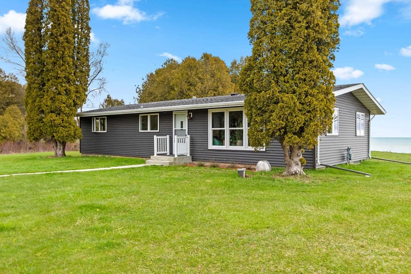 N6474 Hwy 42 , Algoma, WI 54201