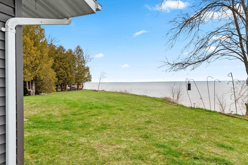 N6474 Hwy 42 , Algoma, WI 54201