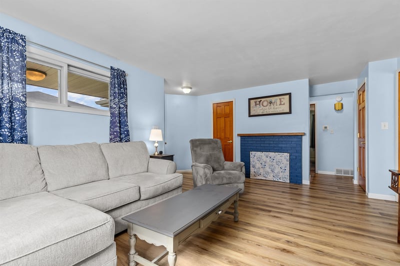 1911 Carpenter St, Appleton, WI 54915