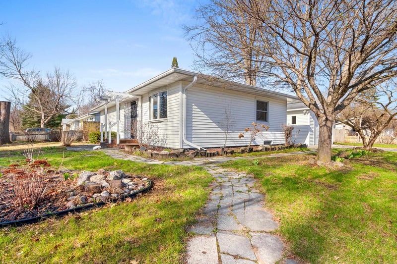 1146 River St, Shawano, WI 54166