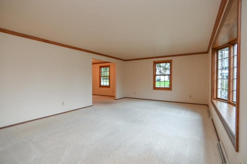 3095 Pine Ridge Ct, Green Bay, WI 54311-5945