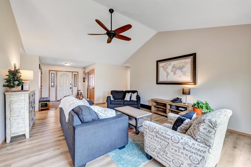 240 Alison Ct, Wrightstown, WI 54180-1170
