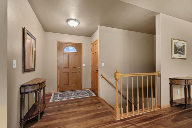 2375 Smoke Tree Rd, Neenah, WI 54956