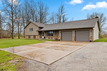 3434 Willow Rd, Green Bay, WI 54311