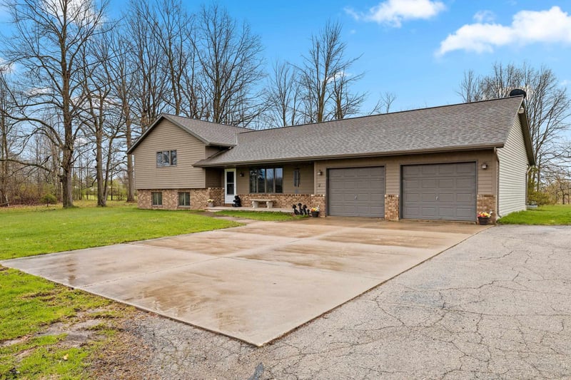 3434 Willow Rd, Green Bay, WI 54311