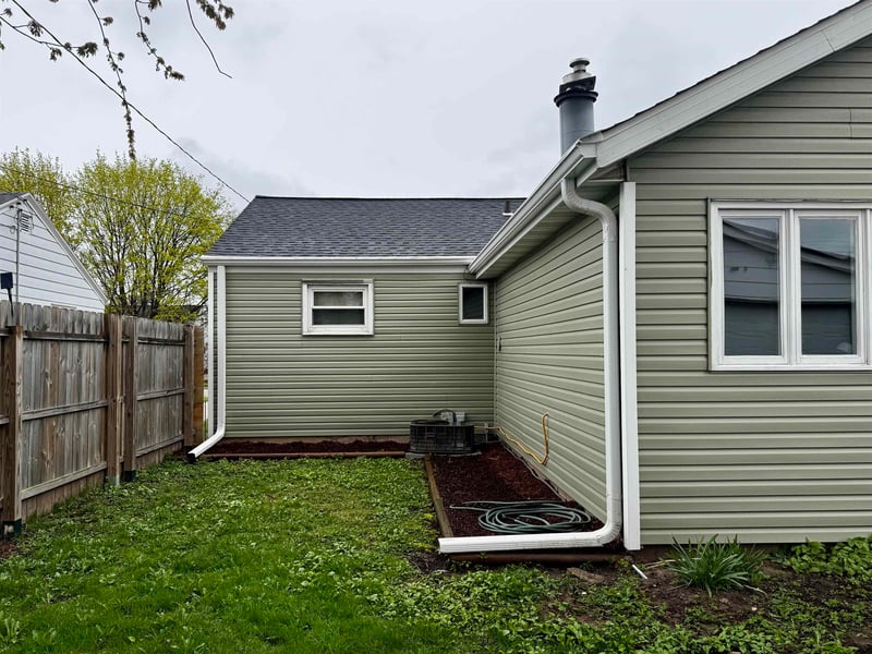 959 Waverly Pl, Green Bay, WI 54304-9999