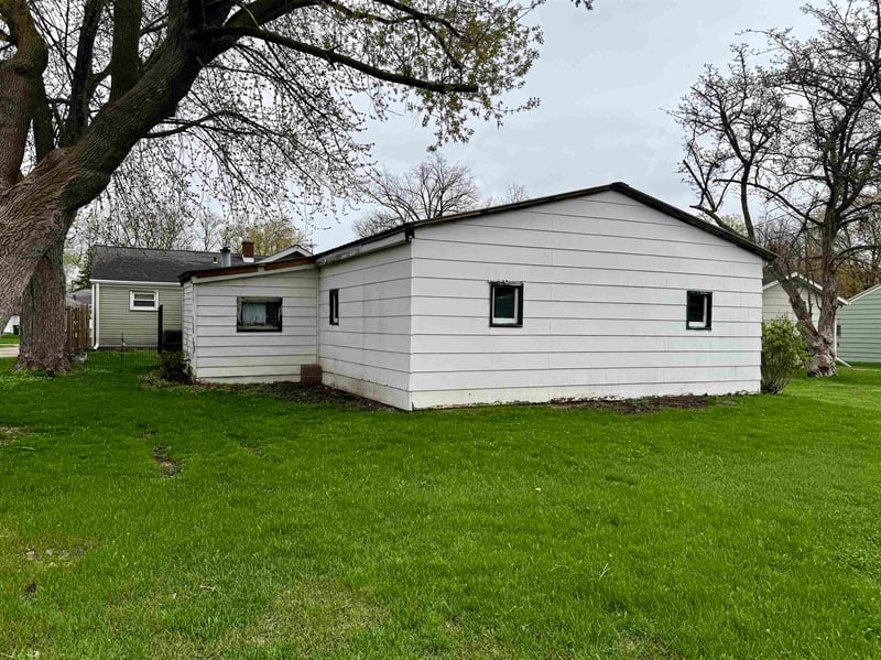 959 Waverly Pl, Green Bay, WI 54304-9999