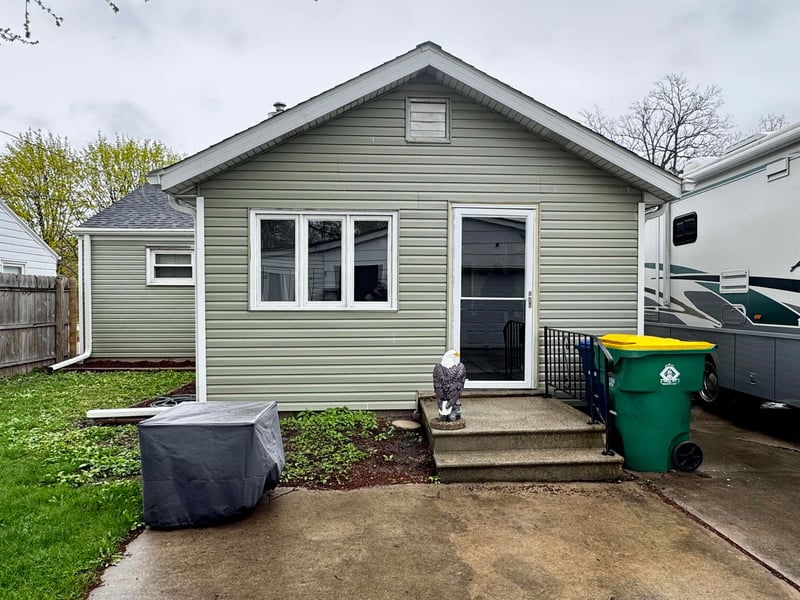959 Waverly Pl, Green Bay, WI 54304-9999