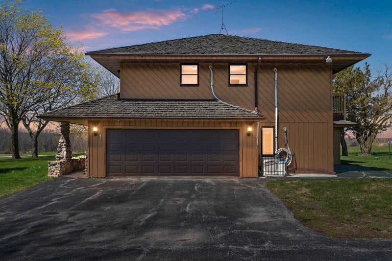 6165 Marys Rd, Luxemburg, WI 54217-9101