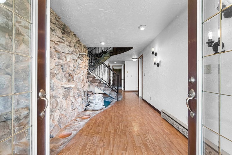6165 Marys Rd, Luxemburg, WI 54217-9101