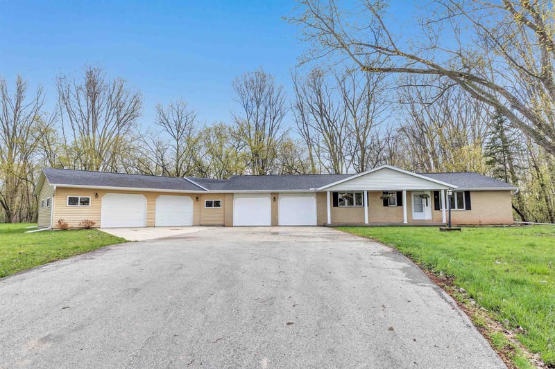 2879 Lime Kiln Rd, Green Bay, WI 54311-6535