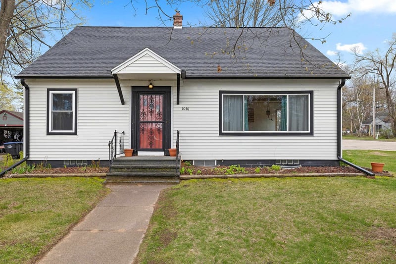 1046 Lutz St, Shawano, WI 54166