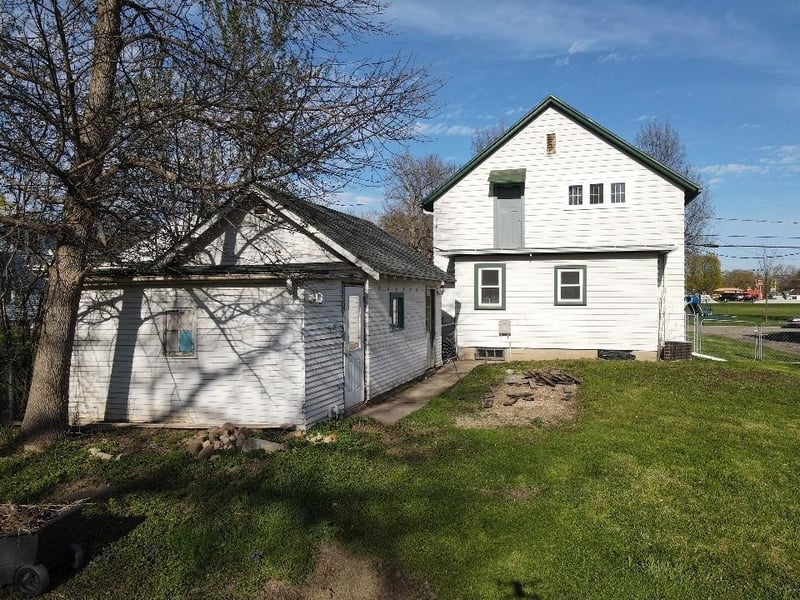 716 De Pere St, Menasha, WI 54956