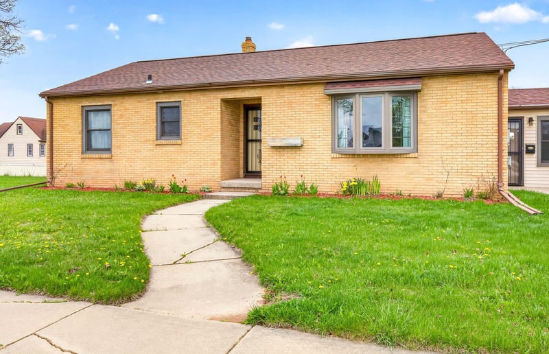 729 Maes Ave, Kimberly, WI 54136