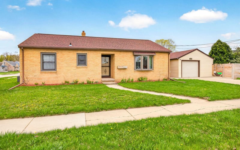 729 Maes Ave, Kimberly, WI 54136