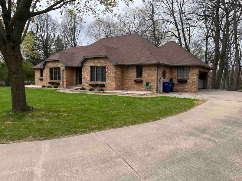 104 Wulgaert Way, Combined Locks, WI 54113