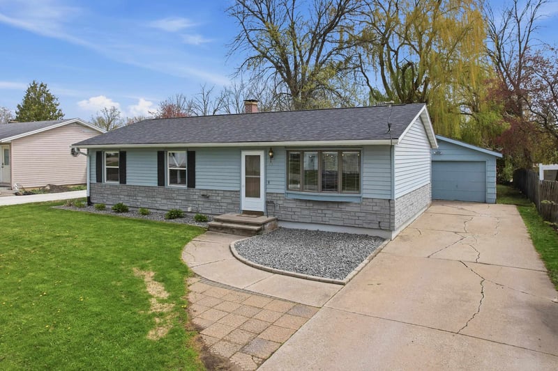 417 3rd St, Winneconne, WI 54986
