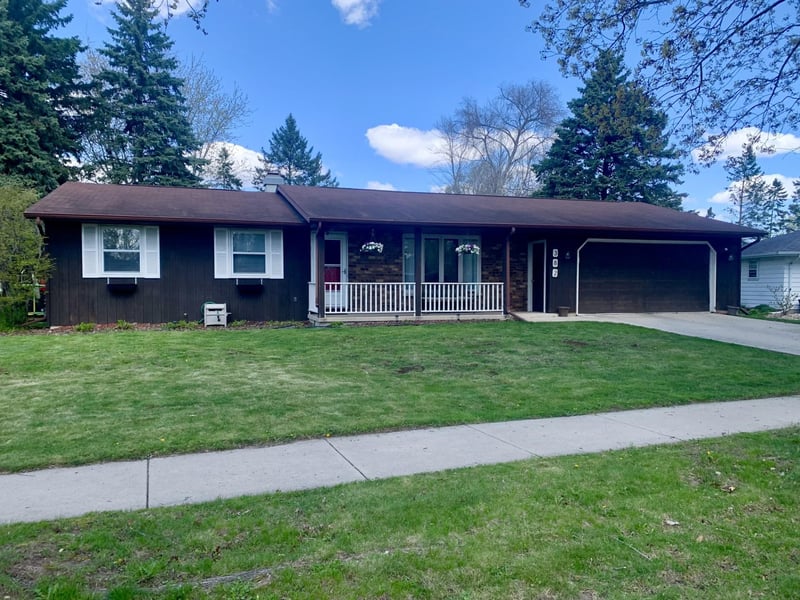 382 9th St, De Pere, WI 54115-1327