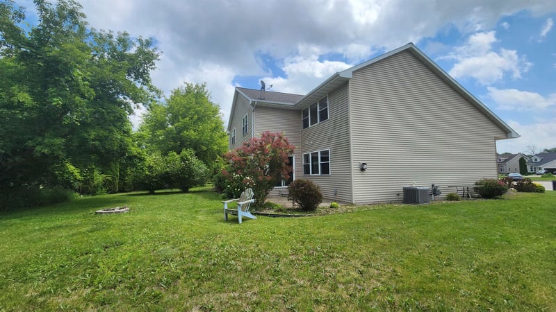713 Edge Point Ct, De Pere, WI 54115