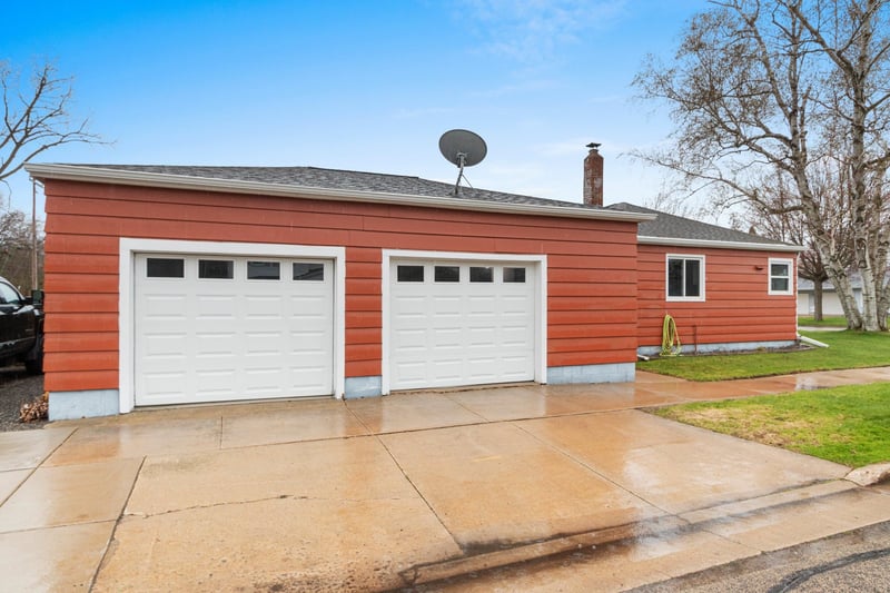 118 Jones Ave, Oconto, WI 54153