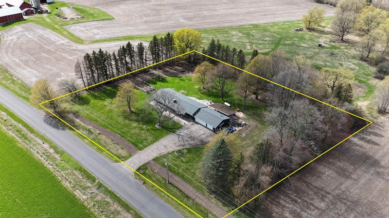 W8166 Belle Plaine Ave, Shawano, WI 54166