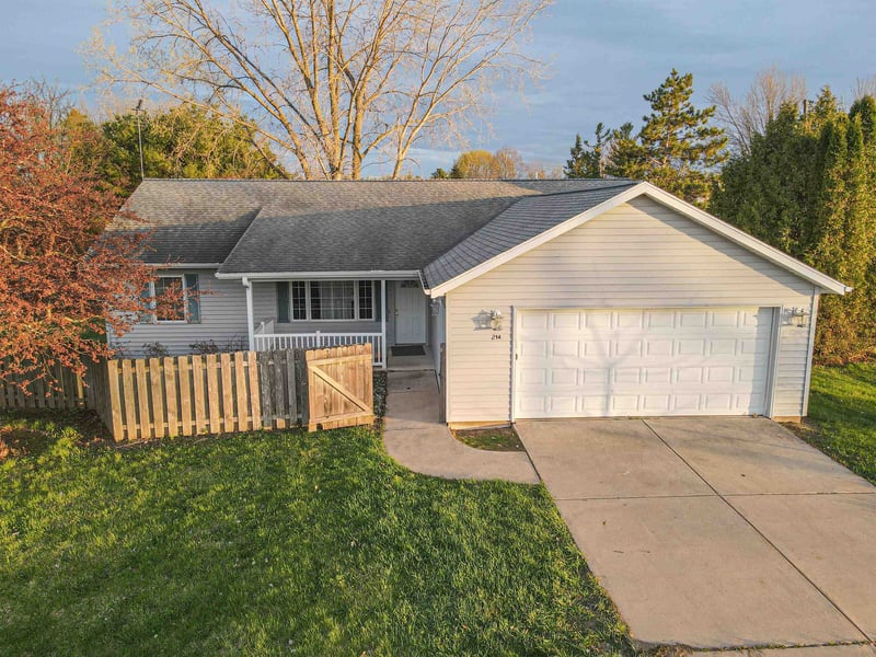 214 Mirro Dr, Gillett, WI 54124