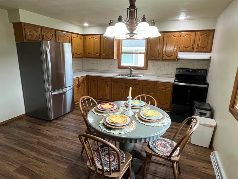 512 Jeffery St, Combined Locks, WI 54113-1304