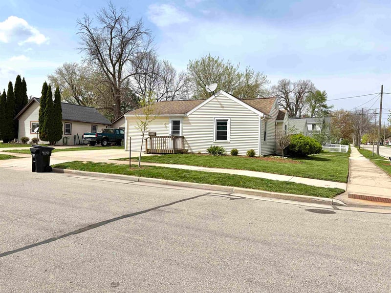 326 Wilson Ave, Appleton, WI 54915-2032