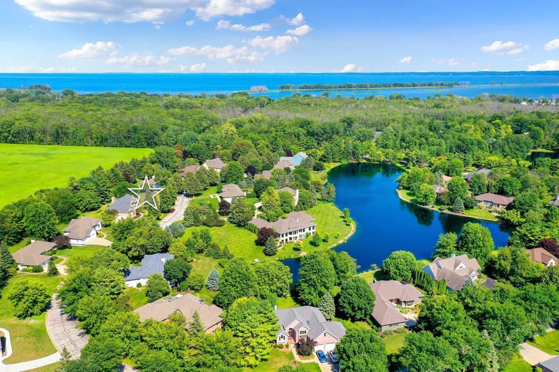Huntington Way St #6, Suamico, WI 54173