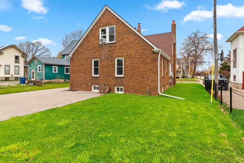 929 Merritt Ave, Oshkosh, WI 54901-5341