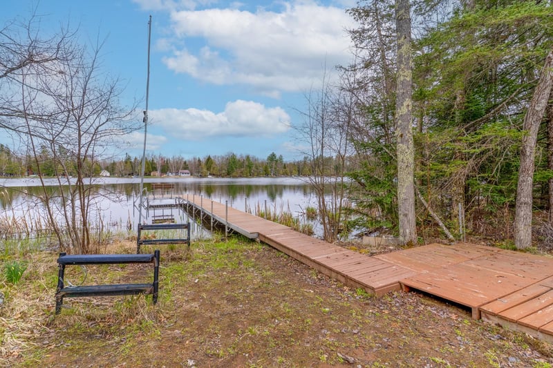 13412 Kresse Ln, Mountain, WI 54149-9501