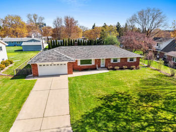 914 Rasmussen Pl, Green Bay, WI 54304-4437