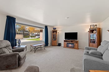 914 Rasmussen Pl, Green Bay, WI 54304-4437