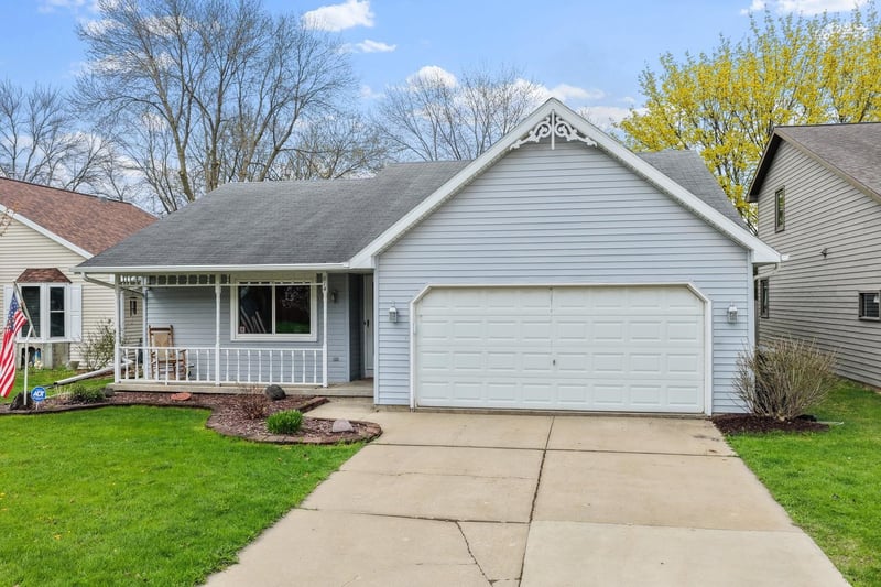 814 Flambeau Pl, De Pere, WI 54115-3666