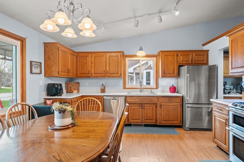 814 Flambeau Pl, De Pere, WI 54115-3666
