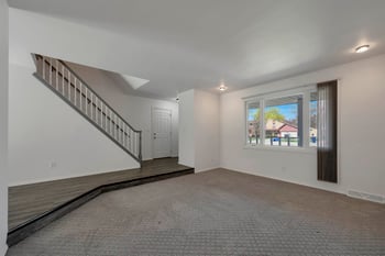 422 Silver Spring Dr, Green Bay, WI 54303
