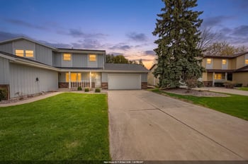 422 Silver Spring Dr, Green Bay, WI 54303