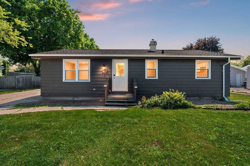 634 Memory Ave, Green Bay, WI 54301