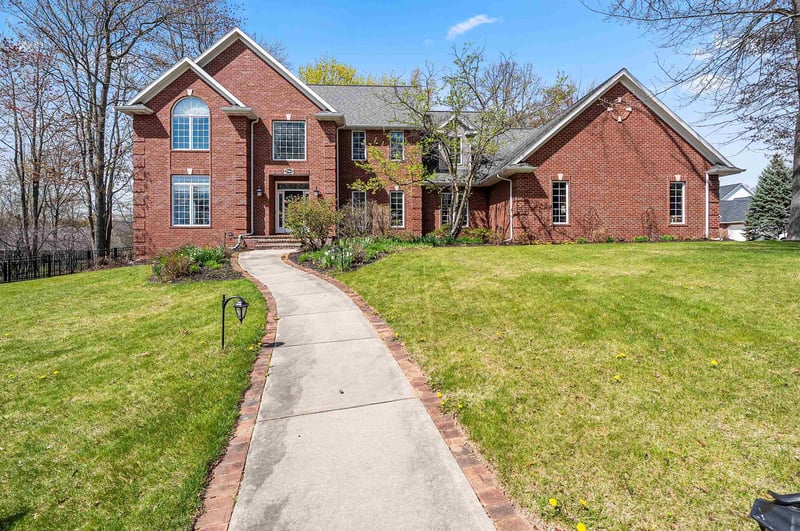 2964 S Telemark Cir, Green Bay, WI 54313