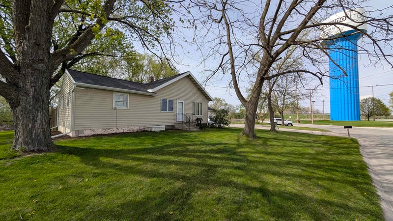 1251 Maloney Rd, Kaukauna, WI 54130-4113