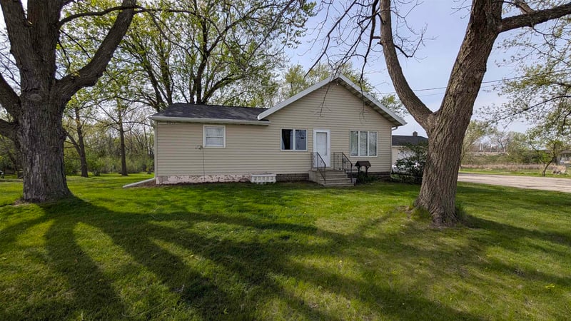 1251 Maloney Rd, Kaukauna, WI 54130-4113