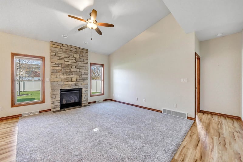 2206 Blue Stem Ln, De Pere, WI 54115