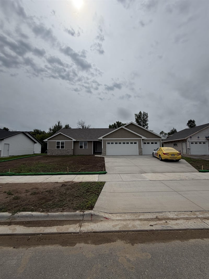 1731 Betty Jean Ln, Green Bay, WI 54313-0000
