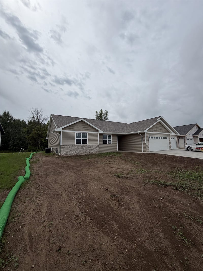 1731 Betty Jean Ln, Green Bay, WI 54313-0000